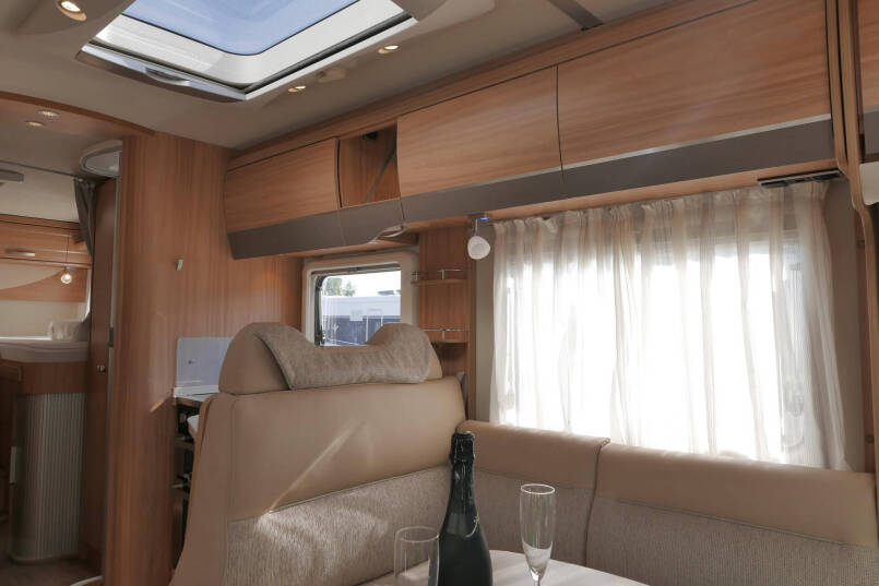 Hymer T 704 SL | 3.0 Automaat | Vlakke vloer | Enkele bedden | 31