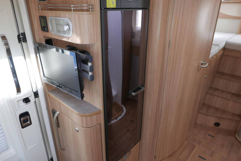 Hymer T 704 SL | 3.0 Automaat | Vlakke vloer | Enkele bedden | 41