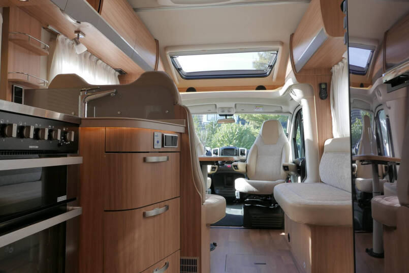 Hymer T 704 SL | 3.0 Automaat | Vlakke vloer | Enkele bedden | 54