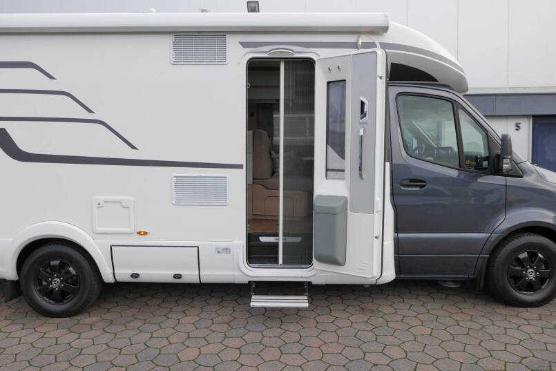 Hymer B ML-T 780 MasterLine | Levelsysteem | Airco | Lithium | Omvormer | Enkele bedden | 14