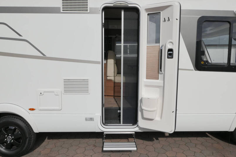 Hymer B MC-I 680 ModernComfort | 9G Automaat | bovenkastjes | Enkele bedden | 12