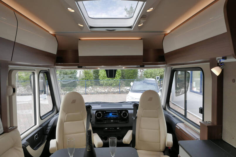 Hymer B MC-I 680 ModernComfort | 9G Automaat | bovenkastjes | Enkele bedden | 42