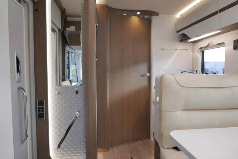 Hymer B ML-I 790 MasterLine | 9G-TRONIC AUTOMAAT | Queensbed | Levelsysteem | 96