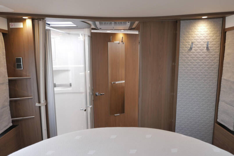 Hymer B ML-I 790 MasterLine | 9G-TRONIC AUTOMAAT | Queensbed | Levelsysteem | 110
