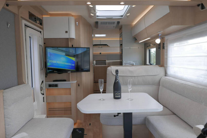 Hymer BMC-I 600 White Line | 5 Zitplaatsen | Lithium | Airco | Mercedes | 25