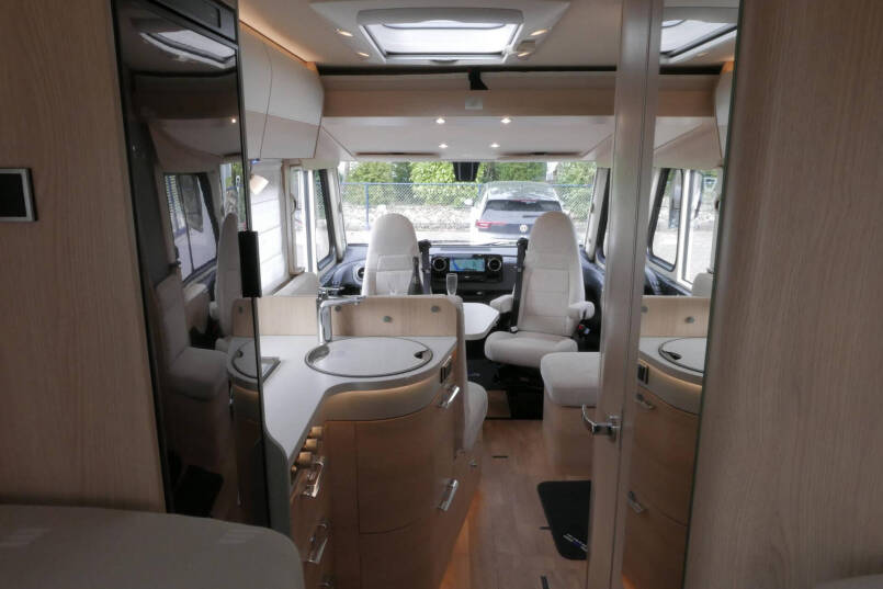 Hymer BMC-I 600 White Line | 5 Zitplaatsen | Lithium | Airco | Mercedes | 38