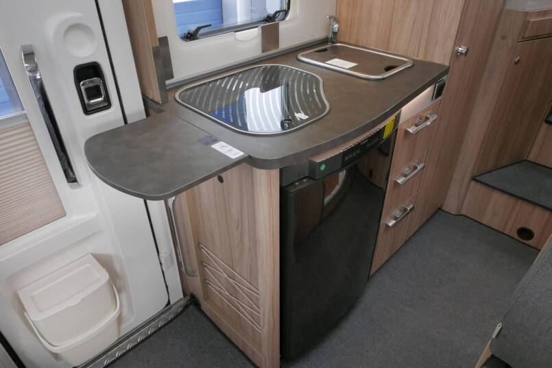 Hymer Exsis-I 474 | Bovenkastjes | Lithium | 6.64 m | Enkele bedden | 31