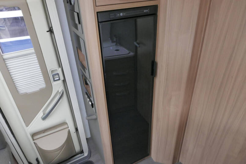 Adria Coral Supreme 670sc | Automaat | Maxi chassis | Lithium | Queensbed | 105
