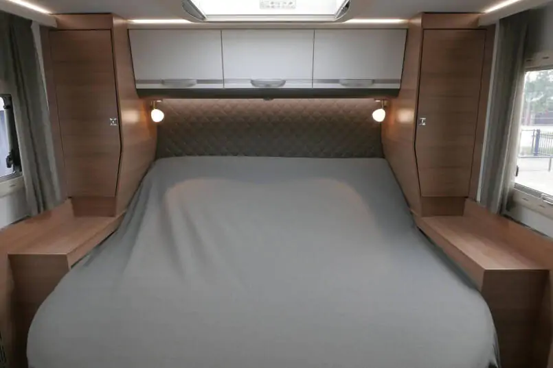 Adria Coral Supreme 670sc | Automaat | Maxi chassis | Lithium | Queensbed | 45