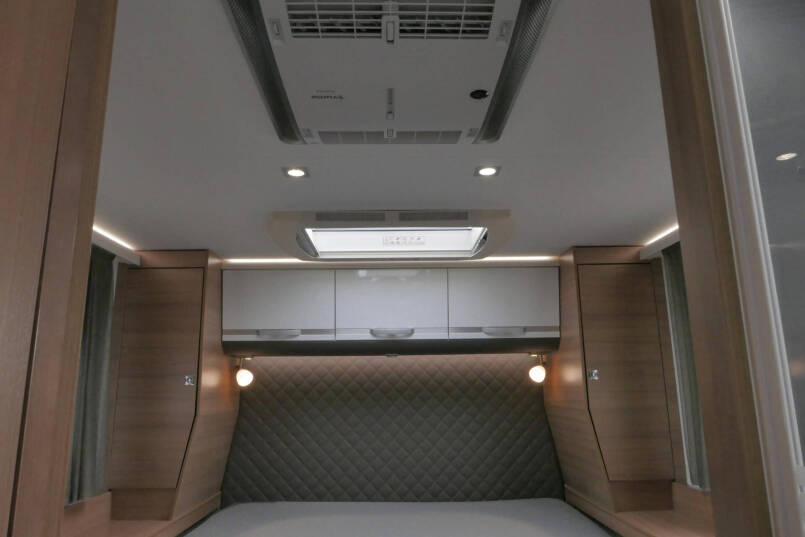 Adria Coral Supreme 670sc | Automaat | Maxi chassis | Lithium | Queensbed | 110