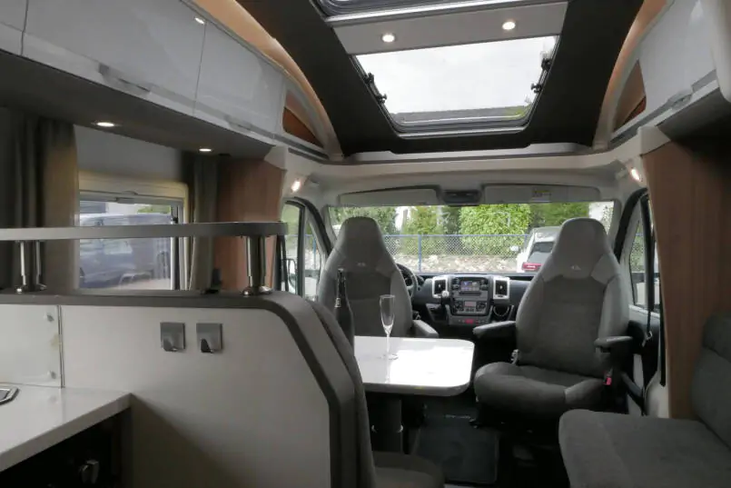 Adria Coral Supreme 670sc | Automaat | Maxi chassis | Lithium | Queensbed | 59