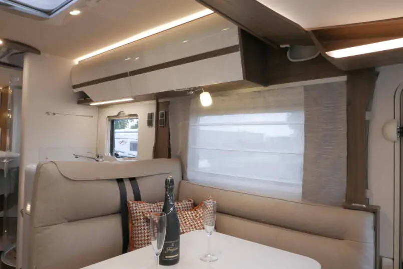 Hymer B ML-I 790 MasterLine | Queensbed | 5 Persoons | Levelsysteem | Lithium | 2023 | 30
