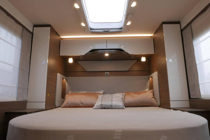 Hymer B ML-I 790 MasterLine | Queensbed | 5 Persoons | Levelsysteem | Lithium | 2023 | 109