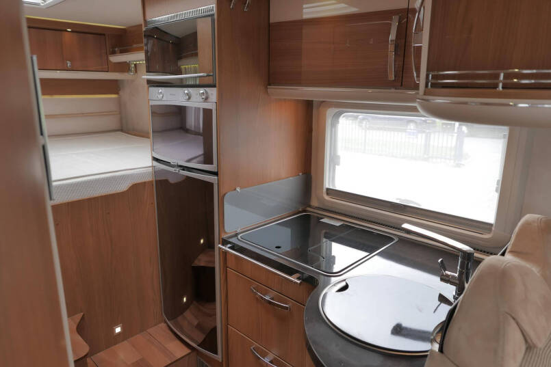 Hymer B 614 SL Star Edition | Lang | 3.0 158 pk | Schotel | Garage | 24