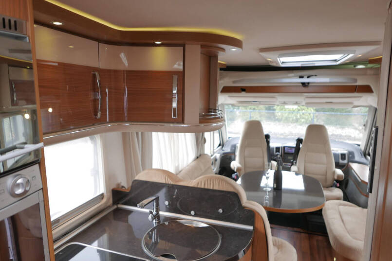 Hymer B 614 SL Star Edition | Lang | 3.0 158 pk | Schotel | Garage | 29