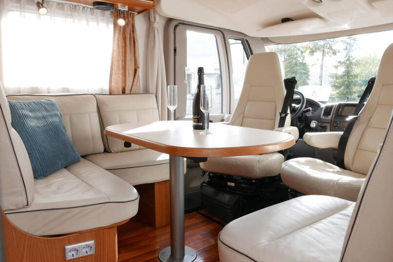 Hymer B 694 SL | 3.0 Automaat | Élégance zilver |  Grote garage | 19