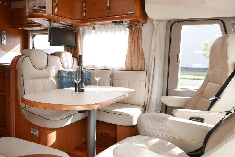 Hymer B 694 SL | 3.0 Automaat | Élégance zilver |  Grote garage | 20