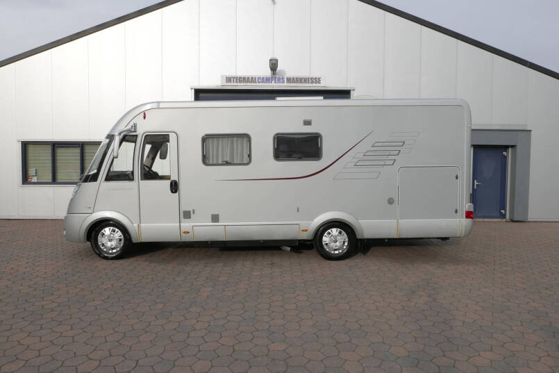 Hymer B 694 SL | 3.0 Automaat | Élégance zilver |  Grote garage | 2