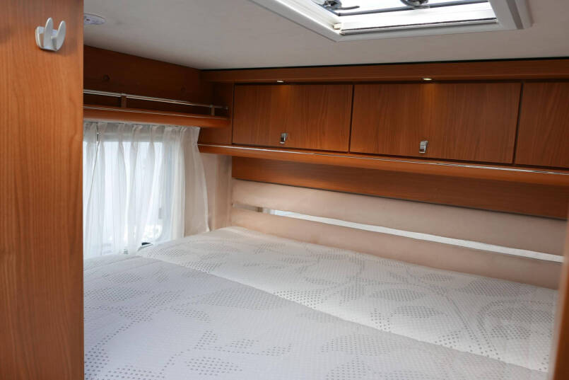 Hymer B 694 SL | 3.0 Automaat | Élégance zilver |  Grote garage | 35