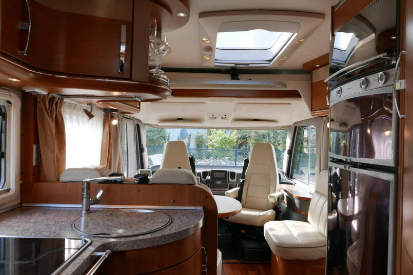 Hymer B 694 SL | 3.0 Automaat | Élégance zilver |  Grote garage | 42