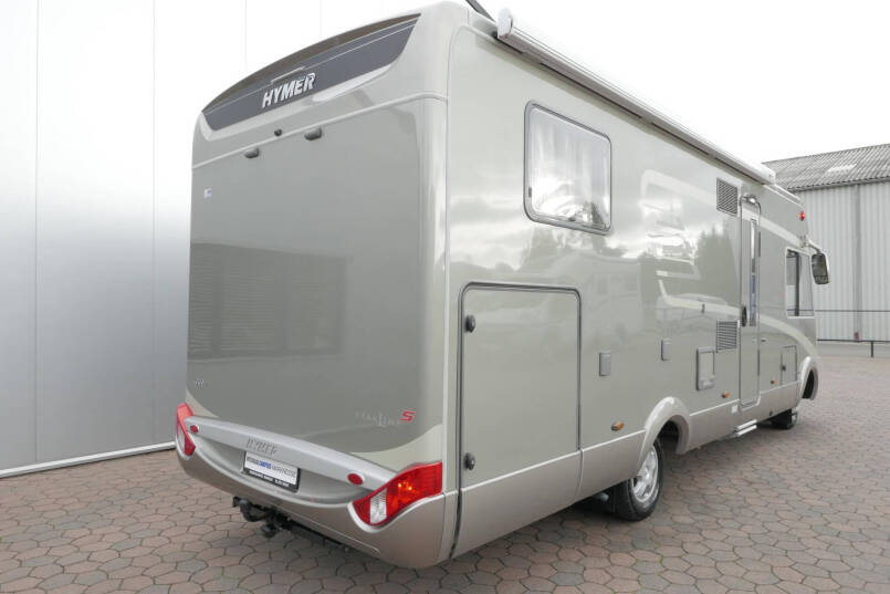 Hymer B 690 StarLine | V6 Mercedes | Queensbed | Levelsysteem | 1e NL eigenaar | 10