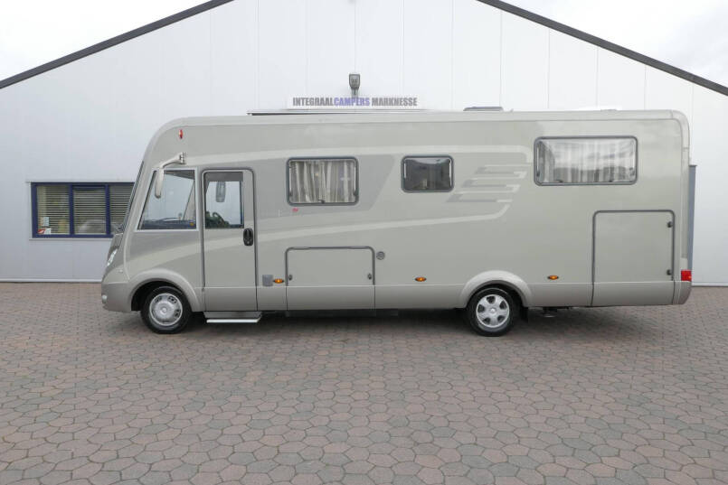 Hymer B 690 StarLine | V6 Mercedes | Queensbed | Levelsysteem | 1e NL eigenaar | 2