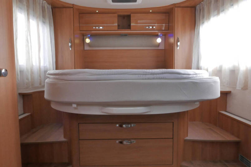 Hymer B 690 StarLine | V6 Mercedes | Queensbed | Levelsysteem | 1e NL eigenaar | 44