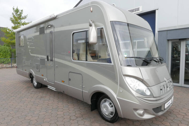 Hymer B 690 StarLine | V6 Mercedes | Queensbed | Levelsysteem | 1e NL eigenaar | 4