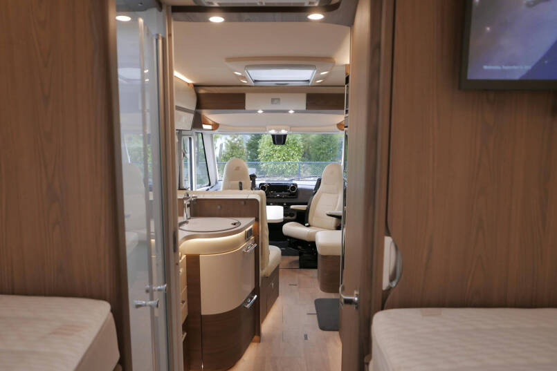 Hymer BML-I 780 MasterLine | Enkele bedden | 5 Persoons | Levelsysteem | Lithium | 2023 | 49