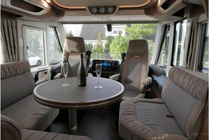 Carthago Chic E-Line l 50 LE DA | Silverline | Mercedes-Benz | Levelsysteem | Zonnepanelen | 28