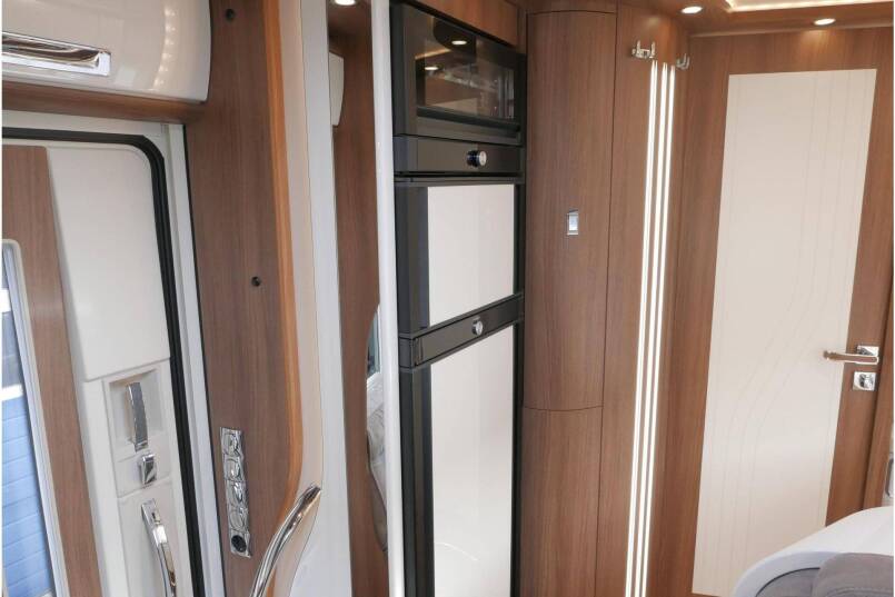 Carthago Chic E-Line l 50 LE DA | Silverline | Mercedes-Benz | Levelsysteem | Zonnepanelen | 39