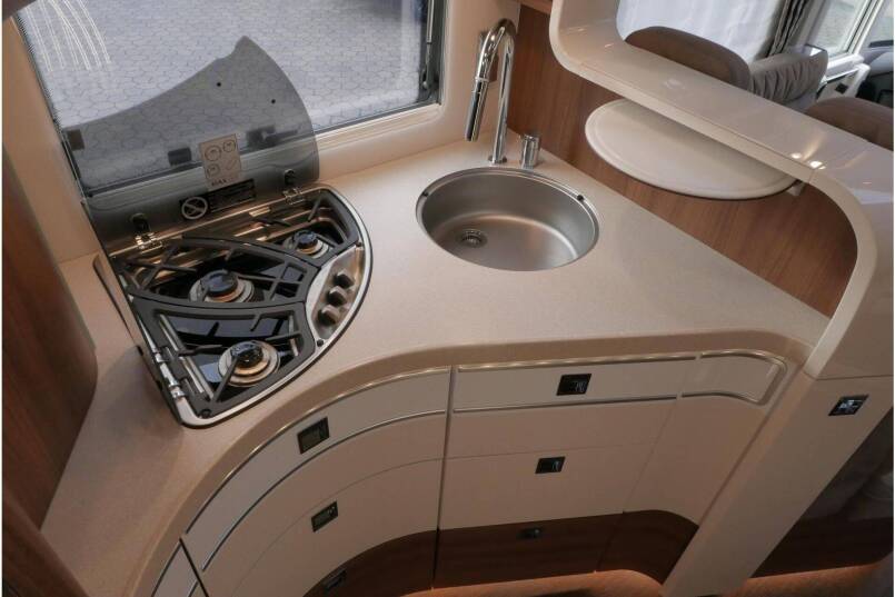 Carthago Chic E-Line l 50 LE DA | Silverline | Mercedes-Benz | Levelsysteem | Zonnepanelen | 47