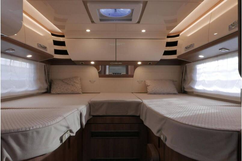 Carthago Chic E-Line l 50 LE DA | Silverline | Mercedes-Benz | Levelsysteem | Zonnepanelen | 50