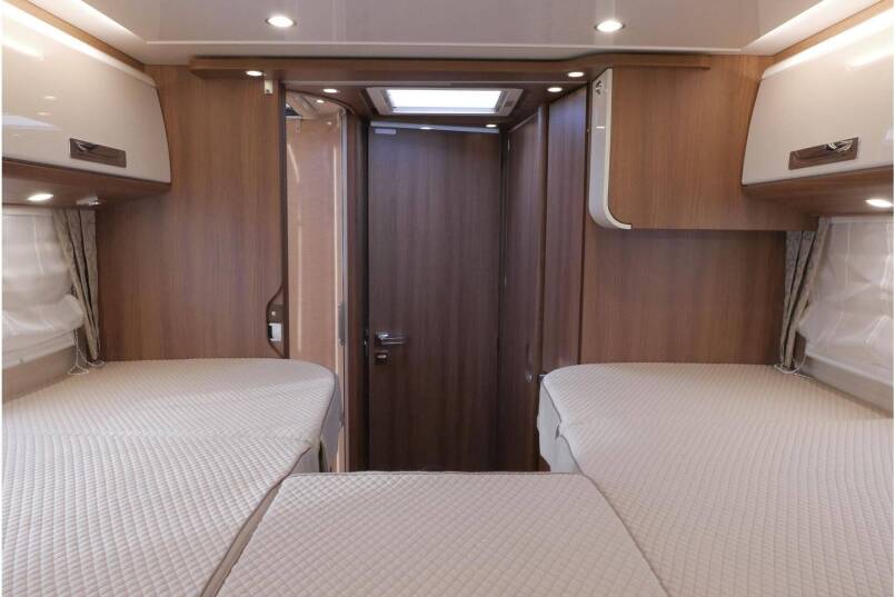 Carthago Chic E-Line l 50 LE DA | Silverline | Mercedes-Benz | Levelsysteem | Zonnepanelen | 53