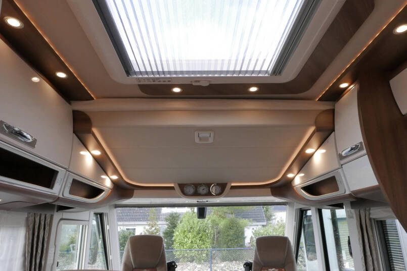 Carthago Chic E-Line l 50 LE DA | Silverline | Mercedes-Benz | Levelsysteem | Zonnepanelen | 63