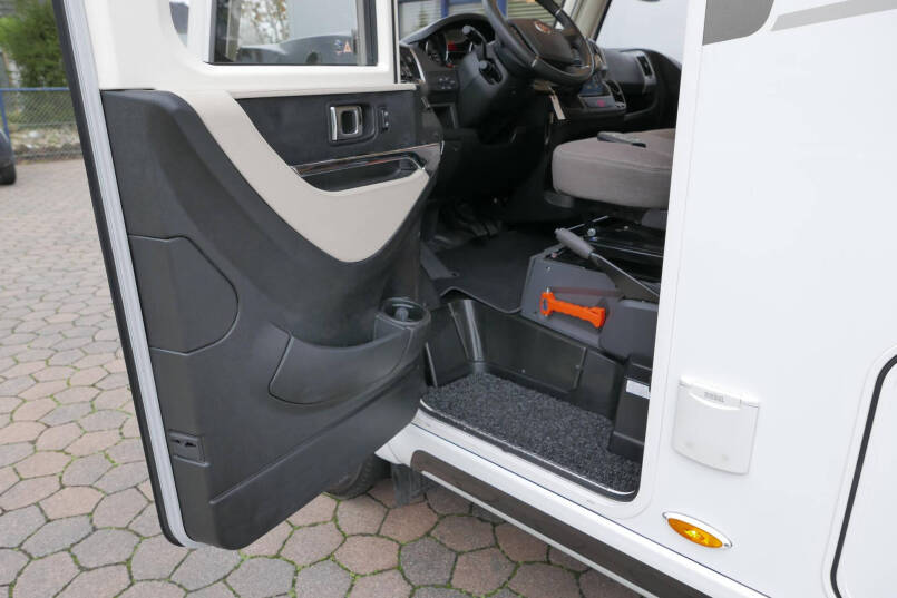 Hymer B 678 DL DynamicLine Automaat | Levelsysteem | Enkele bedden | 1e NL eigenaar 18