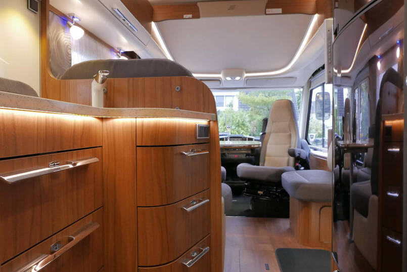 Hymer B 678 DL DynamicLine Automaat | Levelsysteem | Enkele bedden | 1e NL eigenaar 49