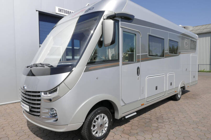 Carthago Chic S-Plus I 50 LE | Iveco| Silverline | Bovenkastjes | Luchtvering | Levelsysteem 11