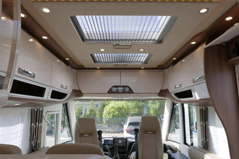 Carthago Chic S-Plus I 50 LE | Iveco| Silverline | Bovenkastjes | Luchtvering | Levelsysteem 38