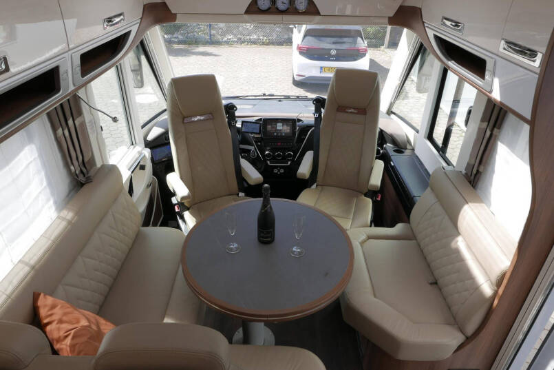 Carthago Chic S-Plus I 50 LE | Iveco| Silverline | Bovenkastjes | Luchtvering | Levelsysteem 39