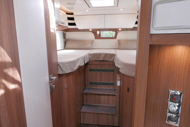 Carthago Chic S-Plus I 50 LE | Iveco| Silverline | Bovenkastjes | Luchtvering | Levelsysteem 60