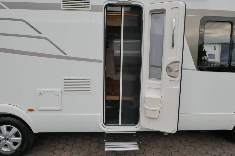 Hymer B MC-I 690 9G Automaat | Queensbed | Levelsysteem | Dakairco | 16