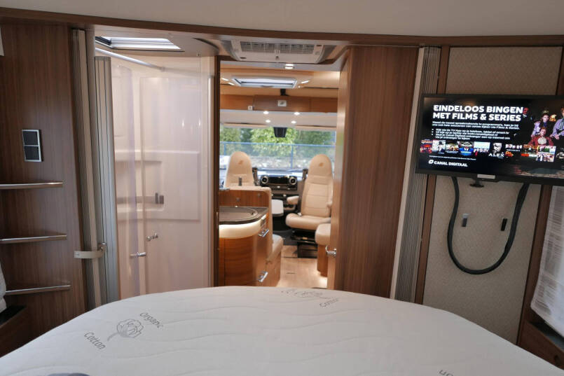 Hymer B MC-I 690 9G Automaat | Queensbed | Levelsysteem | Dakairco | 47