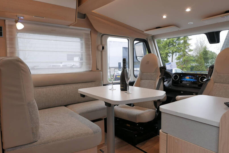 Hymer B MC-I 680 ModernComfort | Levelsysteem | Lithium | Airco | 24