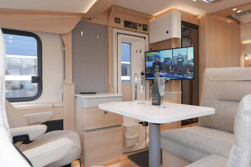 Hymer B MC-I 680 ModernComfort | Levelsysteem | Lithium | Airco | 25