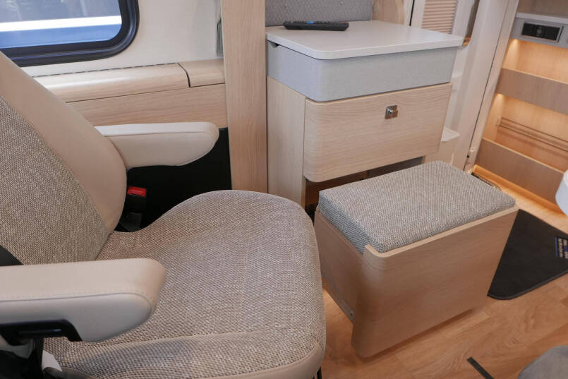 Hymer B MC-I 680 ModernComfort | Levelsysteem | Lithium | Airco | 29