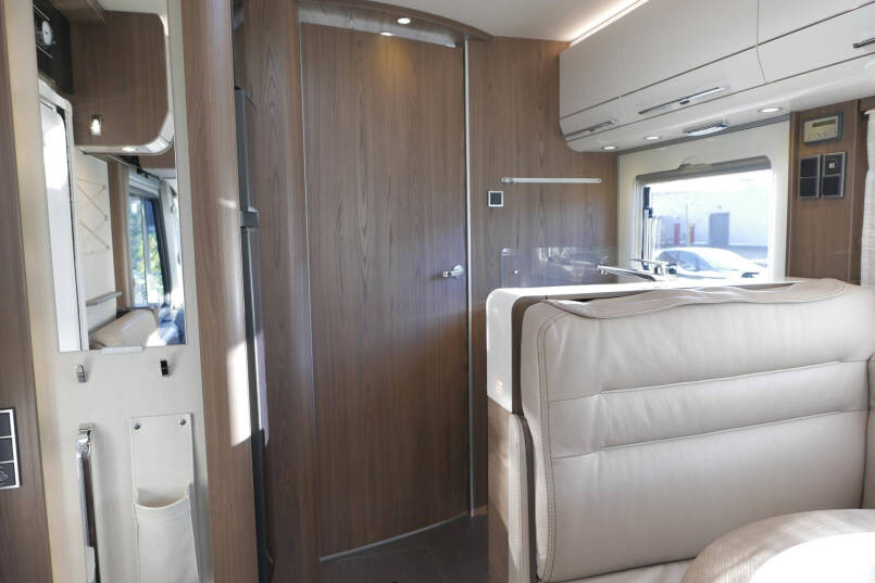 Hymer B-SL 708 SupremeLine | 180 PK automaat | Queensbed | Levelsysteem 33