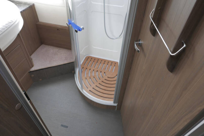 Hymer B-SL 708 SupremeLine | 180 PK automaat | Queensbed | Levelsysteem 46
