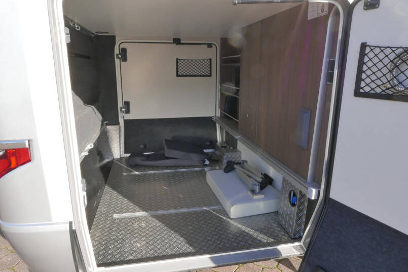 Hymer B ML-I 780 MasterLine | Enkele bedden | 5 Persoons | Levelsysteem | 14