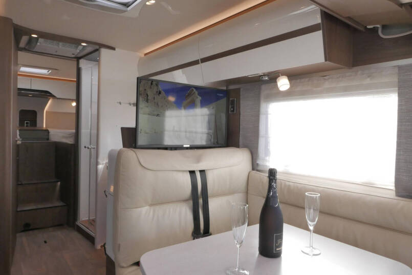 Hymer B ML-I 780 MasterLine | Enkele bedden | 5 Persoons | Levelsysteem | 29